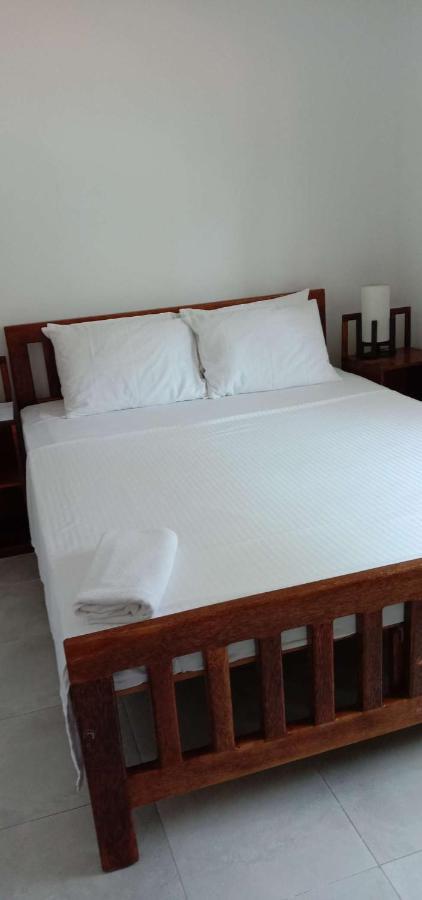 Amssler Beach Stay Калутара Экстерьер фото
