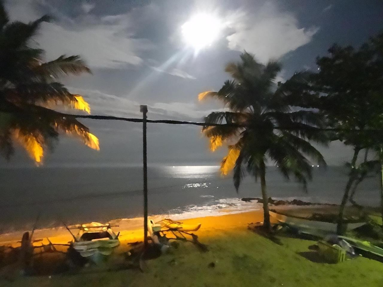 Amssler Beach Stay Калутара Экстерьер фото