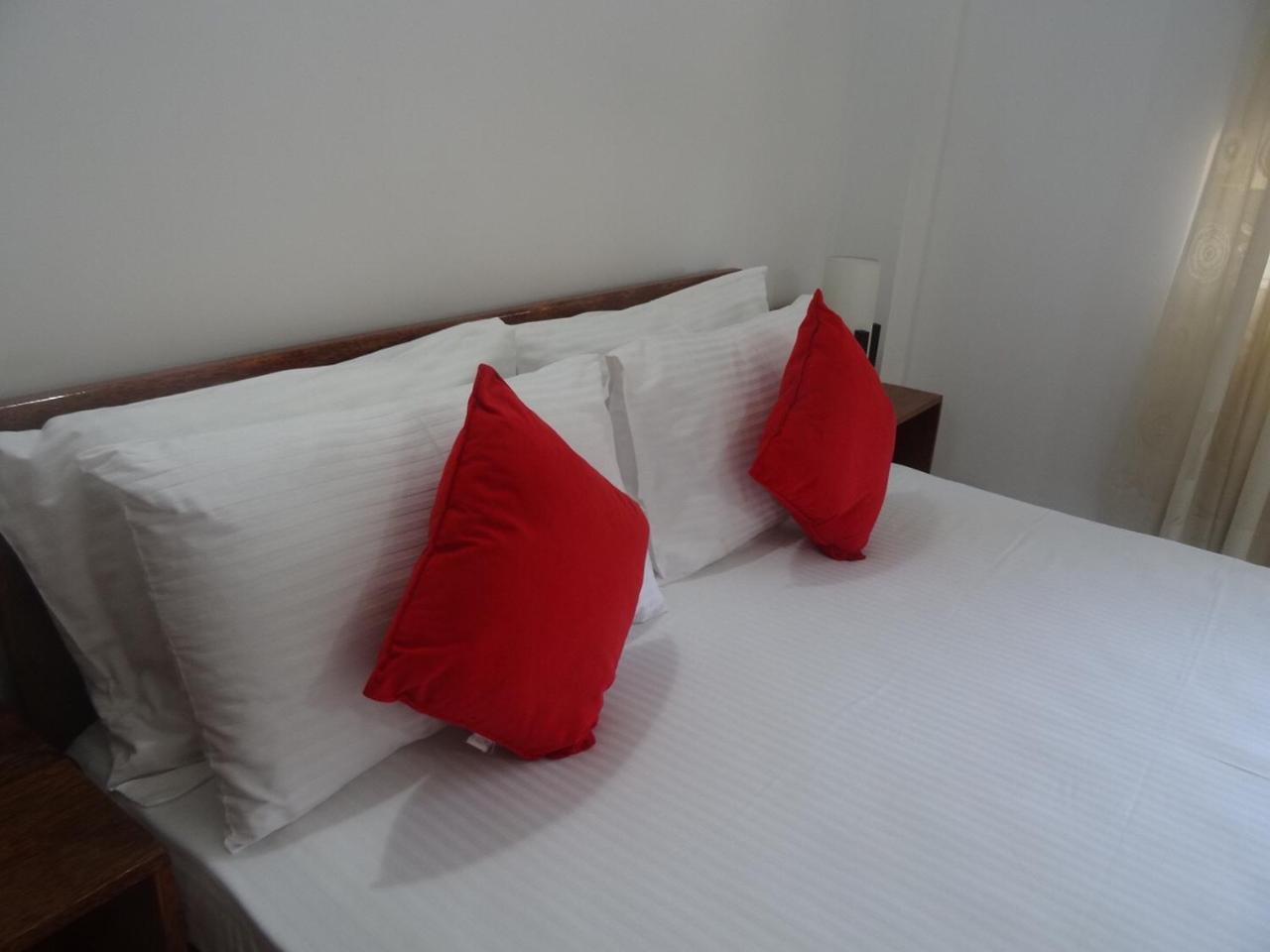 Amssler Beach Stay Калутара Экстерьер фото