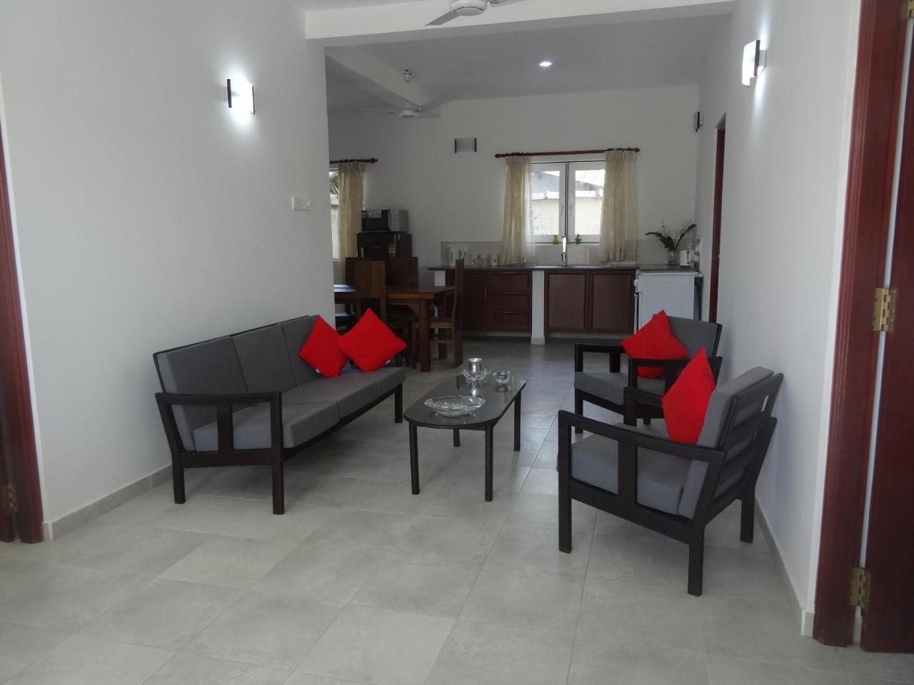 Amssler Beach Stay Калутара Экстерьер фото